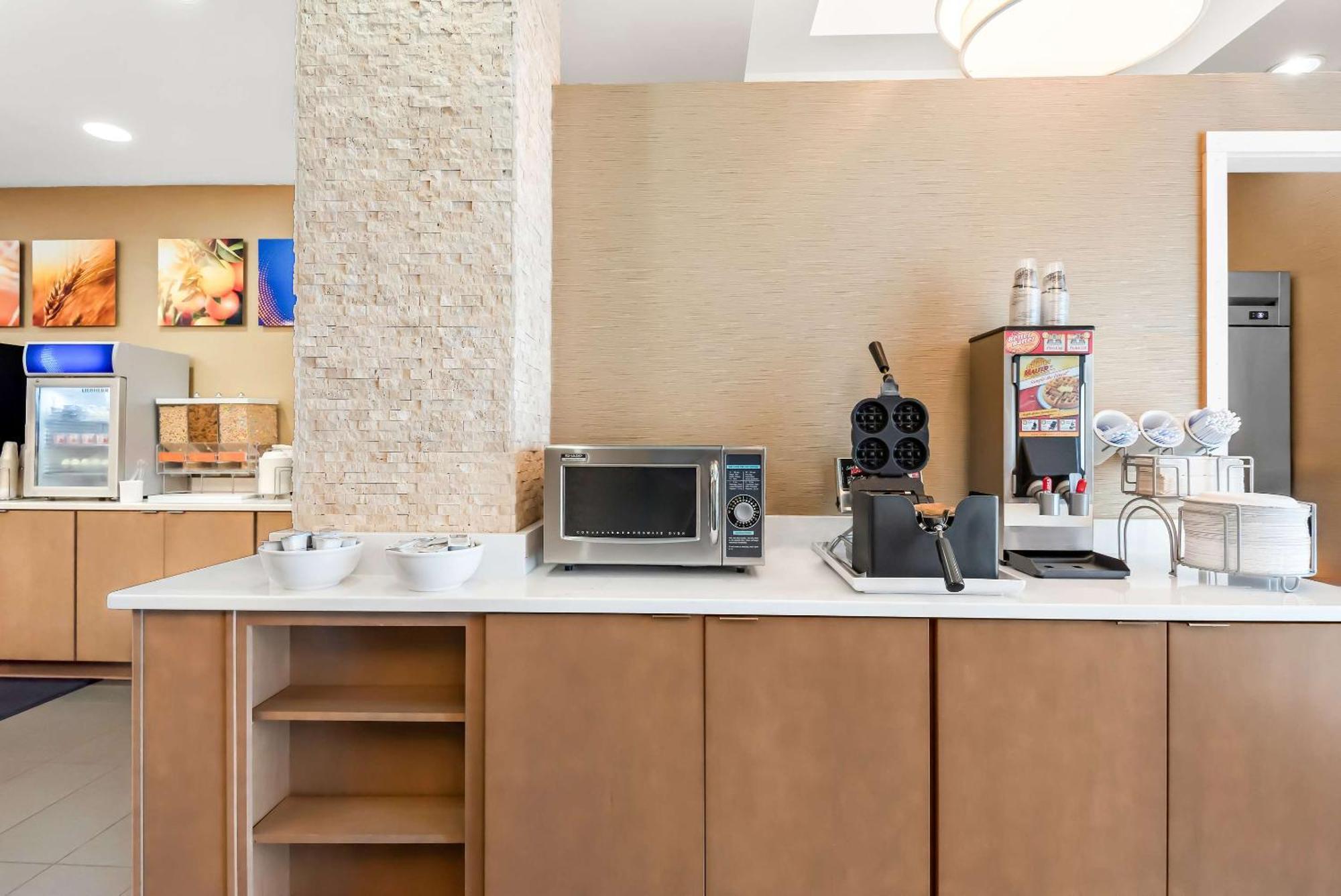 Comfort Suites New Orleans East Zewnętrze zdjęcie