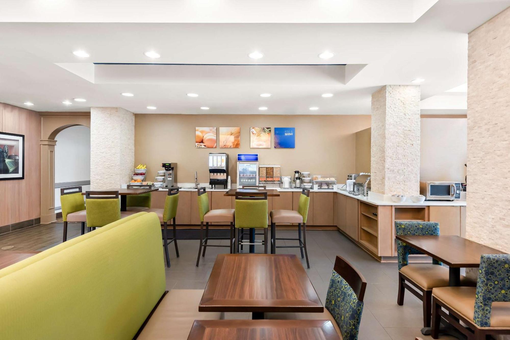Comfort Suites New Orleans East Zewnętrze zdjęcie