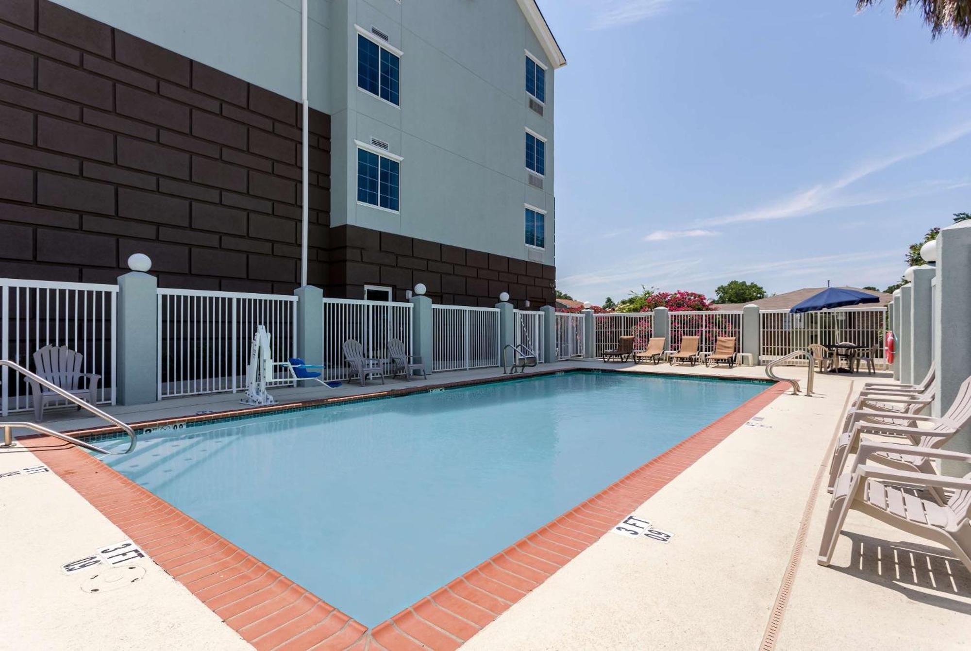 Comfort Suites New Orleans East Zewnętrze zdjęcie