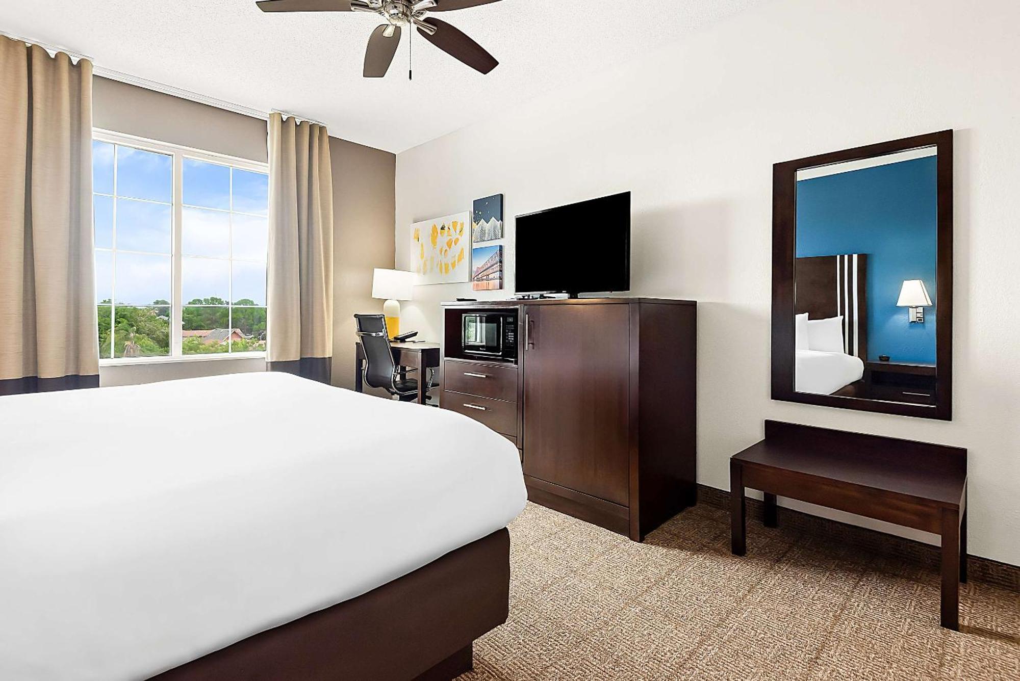Comfort Suites New Orleans East Zewnętrze zdjęcie
